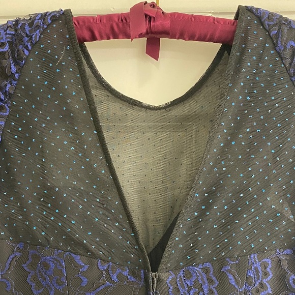 Vintage 1980’s Midnight Blue Lace Gown - Picture 9 of 10